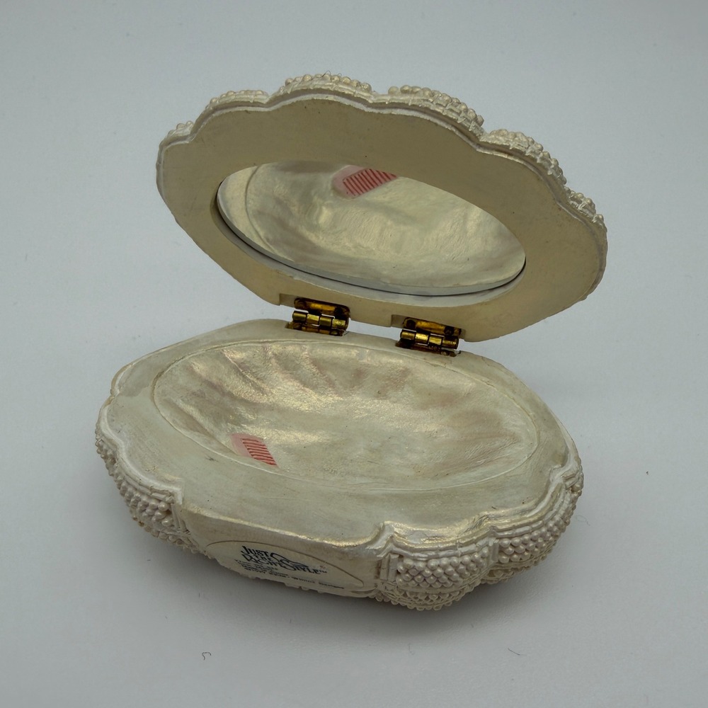Just the Right Style Seashell Jewelry Box Cream Beaded Clamshell Mirror Trinket